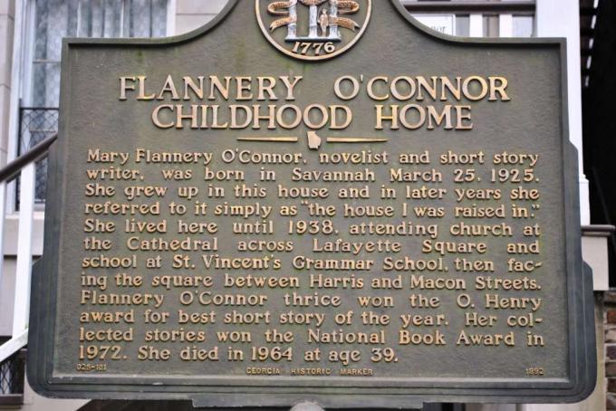 Plāksne Flannery O'Connor bērnības mājās