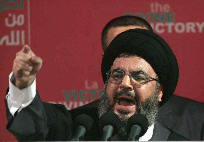 Hezbollah vadītājs Sayyed Hassan Nasrallah uzstājas 2006. gada 22. septembra mītiņā Beirūtā, Libānā.