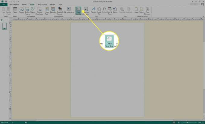 Microsoft Publisher ekrānuzņēmums ar iezīmētu komandu Draw Text Box