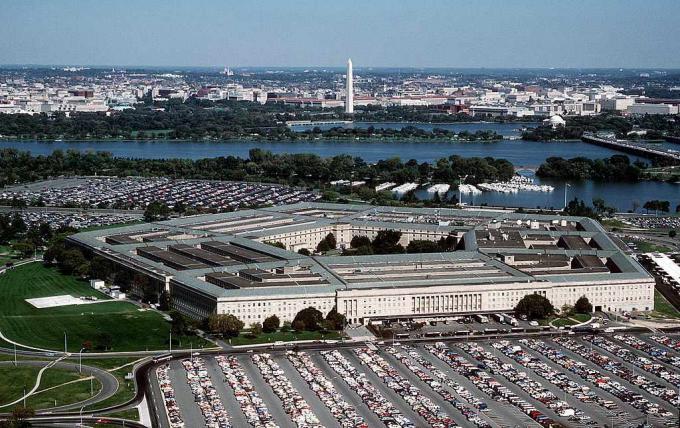 Skats no gaisa uz Pentagonu, ASV Aizsardzības departamenta galveno mītni.
