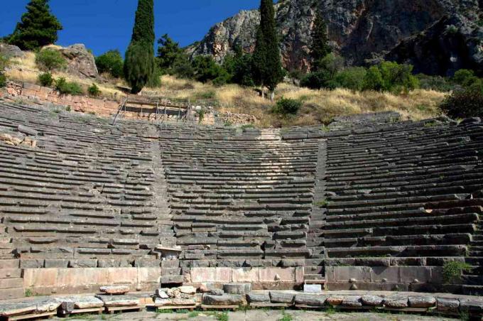 Delfu arheoloģiskās vietas teātris