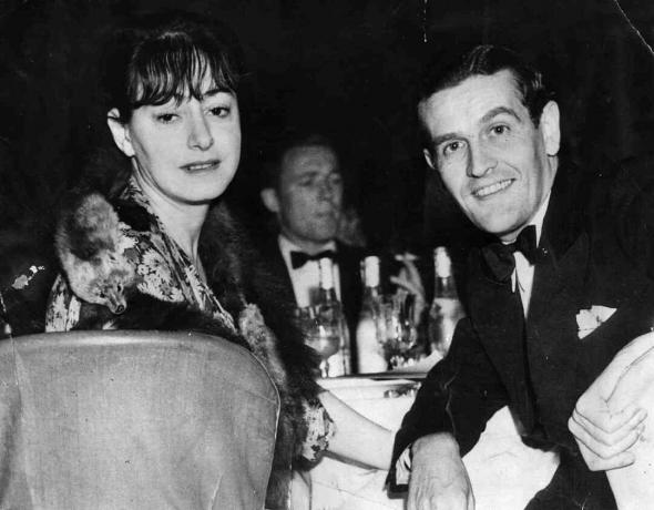 Dorothy Parker un Alan Campbell restorānā