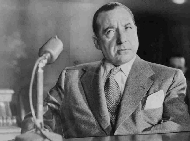 Mob boss Franka Kostello fotogrāfija, kas liecina Senāta komitejā.