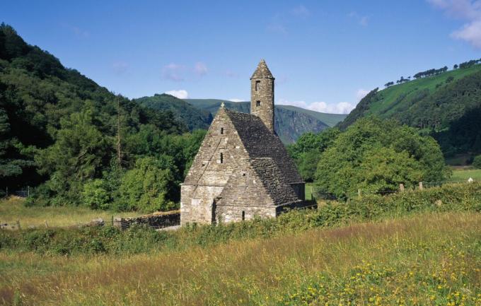 Akmens baznīca Glendalough, Īrija, Viklovas grāfiste